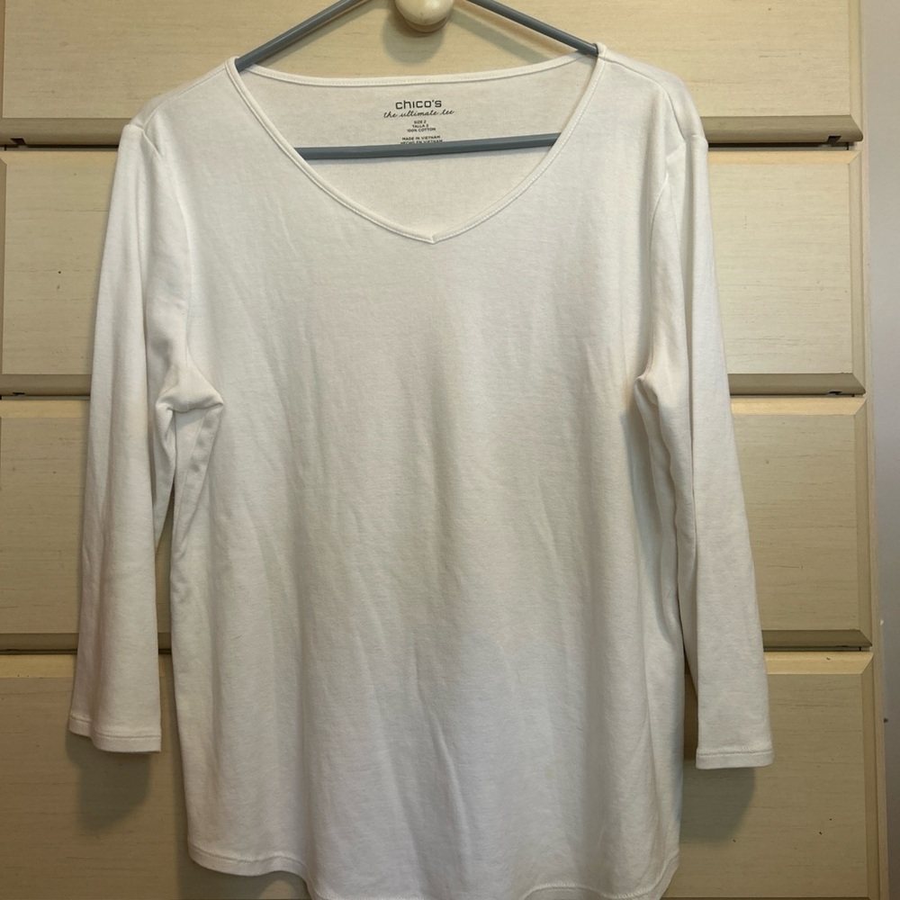Women’s 3/4 sleeve white cotton vneck shirt by Chico’s size 2